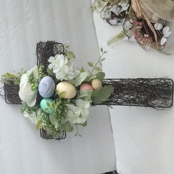 Easter Cross Decoration Set - Picture 3 of 14